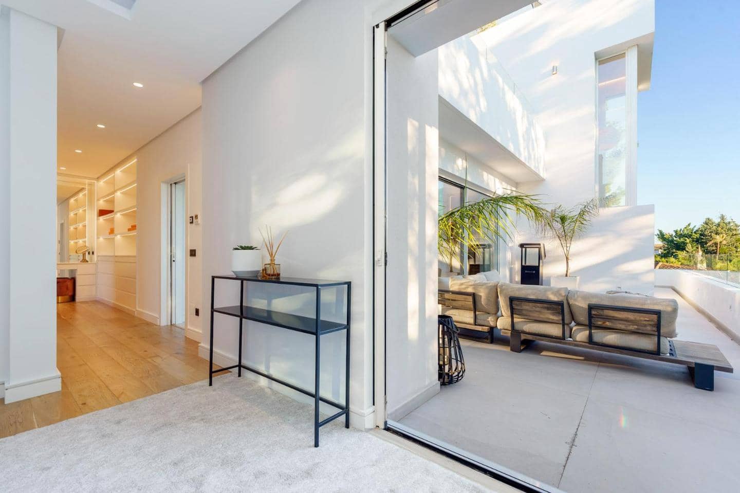 5 bedroom Villa for sale in Marbella with pool garage - € 2,490,000 (Ref: 9743035)