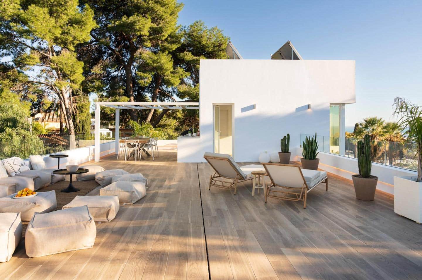 5 bedroom Villa for sale in Marbella with pool garage - € 2,490,000 (Ref: 9743035)