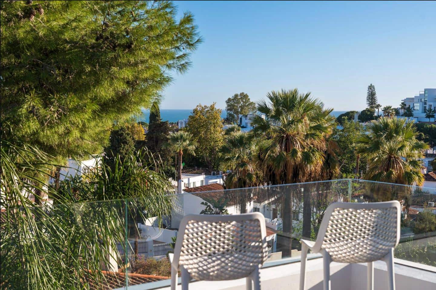 5 bedroom Villa for sale in Marbella with pool garage - € 2,490,000 (Ref: 9743035)