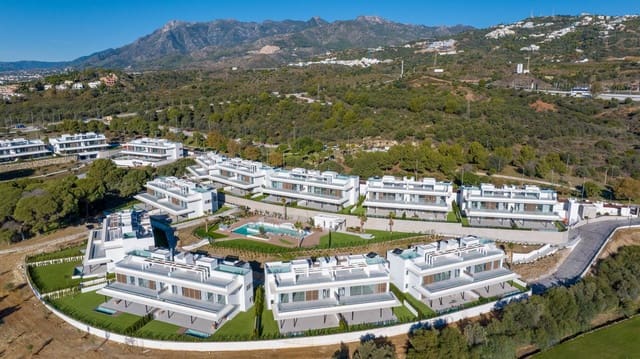 4 chambre Penthouse à vendre à Bahía de Marbella, Marbella avec piscine garage - 1 345 000 € (Ref: 9752476)