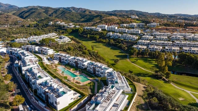 3 chambre Appartement à vendre à Bahía de Marbella, Marbella avec piscine garage - 1 276 000 € (Ref: 9752477)