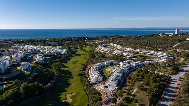 3 chambre Penthouse à vendre à Bahía de Marbella, Marbella avec piscine garage - 1 345 000 € (Ref: 9755049)