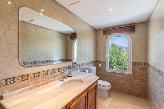 5 slaapkamer Villa te koop in Los Arqueros - Puerto del Almendro, Benahavís met zwembad garage - € 4.499.000 (Ref: 9782440)