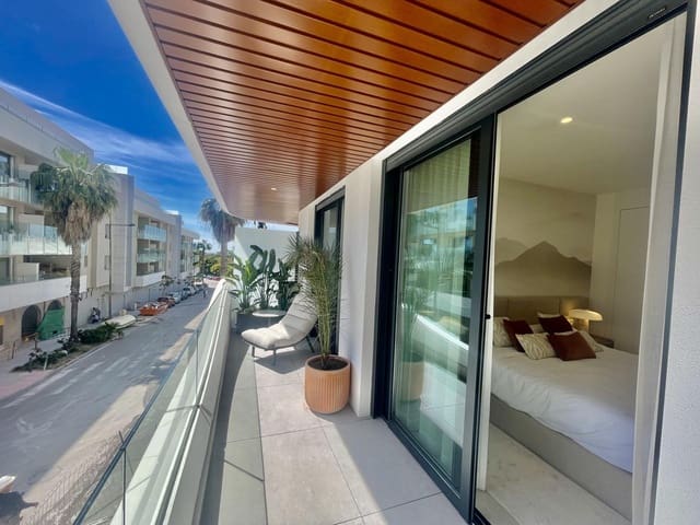 3 sypialnia Mieszkanie na sprzedaż w Nueva Alcántara, Marbella z basenem garażem - 845 000 € (Ref: 9784292)