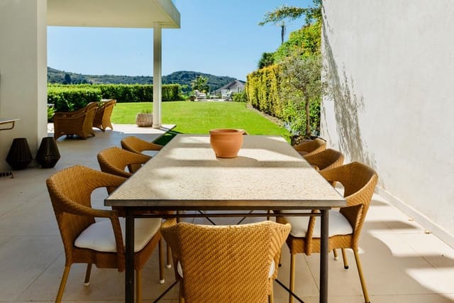 3 sovrum Lägenhet till salu i Montemayor - Marbella Club, Benahavís med pool garage - 950 000 € (Ref: 9806772)