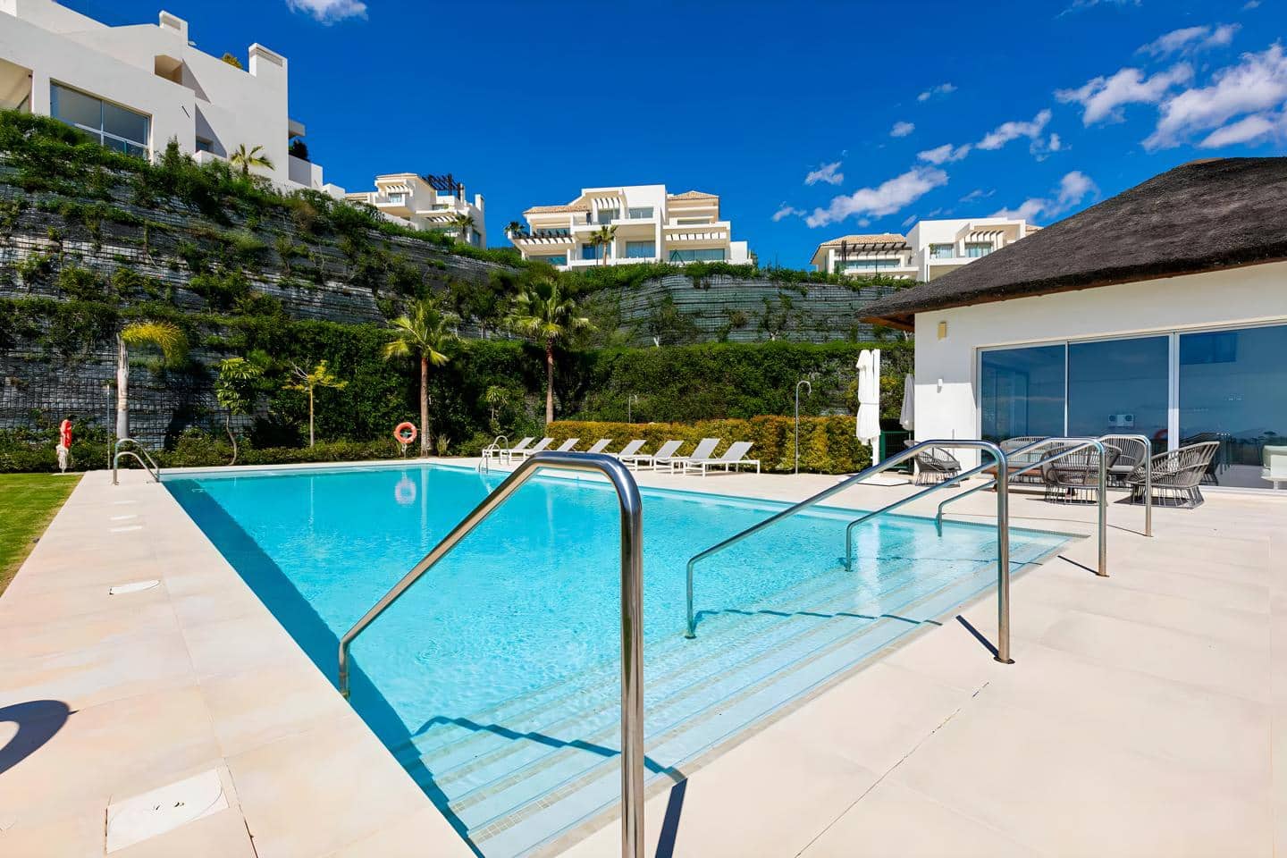 3 chambre Appartement à vendre à Benahavis avec piscine garage - 950 000 € (Ref: 9806772)