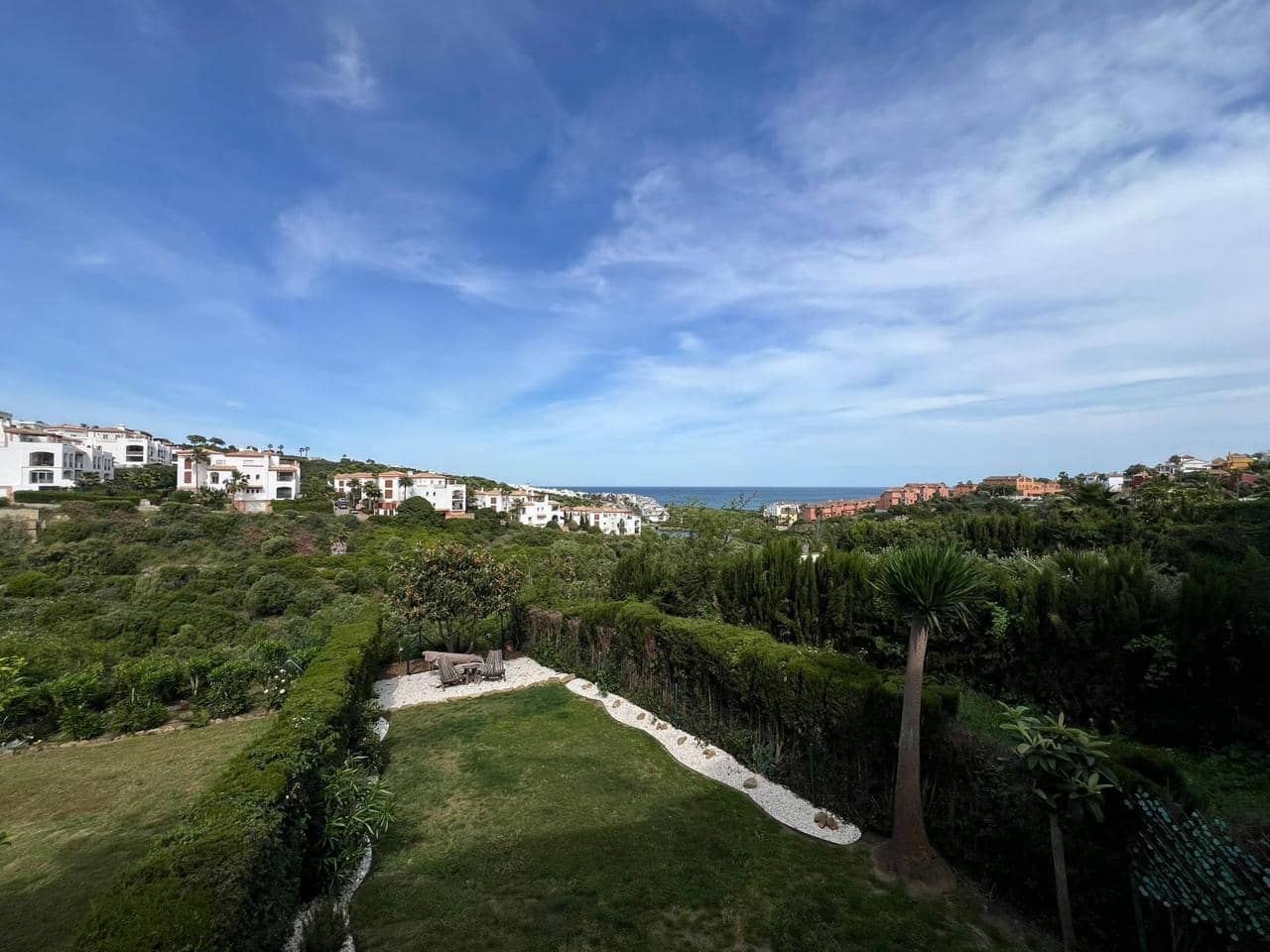 3 bedroom Apartment for sale in La Alcaidesa with pool garage - € 495,000 (Ref: 9824272)