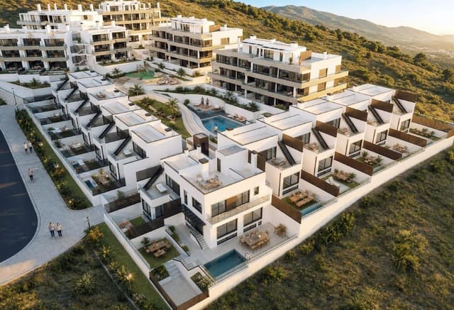 3 bedroom Penthouse for sale in Santa Margarita, La Línea de la Concepción with pool garage - € 620,000 (Ref: 9840797)