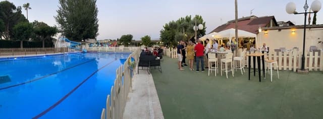 6 bedroom Restaurant/Bar for sale in Granada city with pool garage - € 4,500,000 (Ref: 9027756)