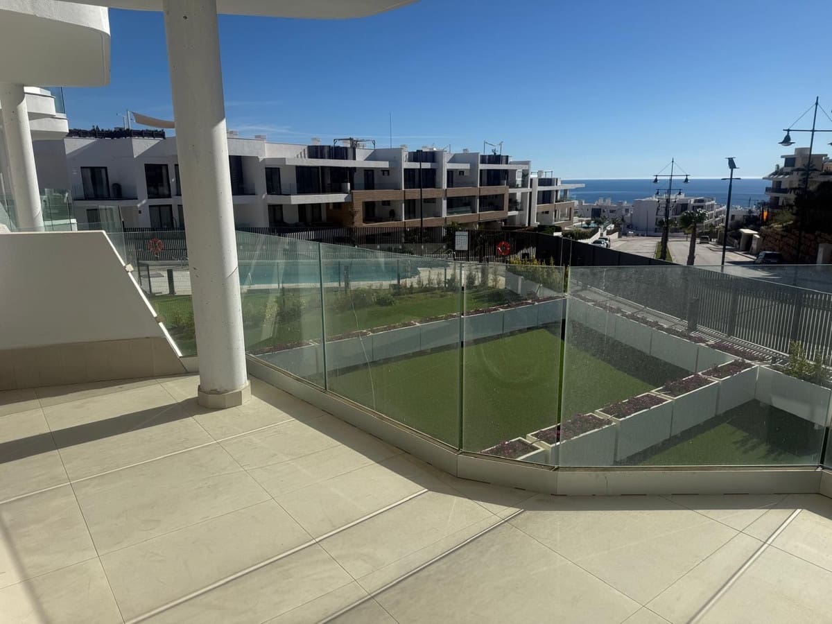 2 bedroom Apartment for sale in Fuengirola with pool garage - € 495,000 (Ref: 10081688)