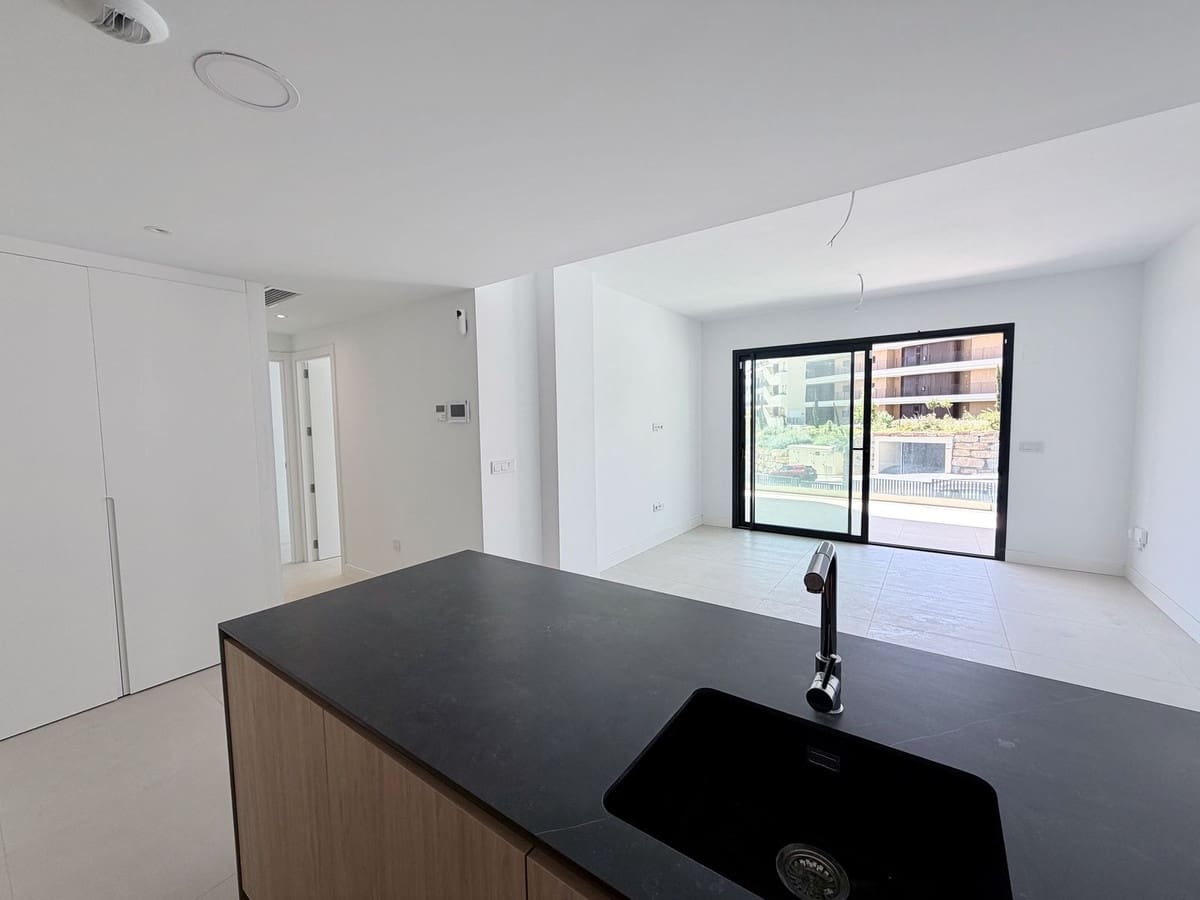 2 bedroom Apartment for sale in Fuengirola with pool garage - € 495,000 (Ref: 10081688)