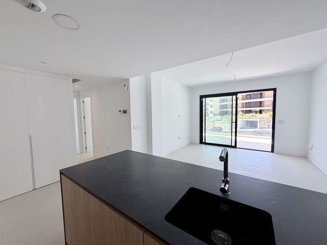 2 soverom Leilighet til salgs i Fuengirola med svømmebasseng garasje - € 495 000 (Ref: 10081688)