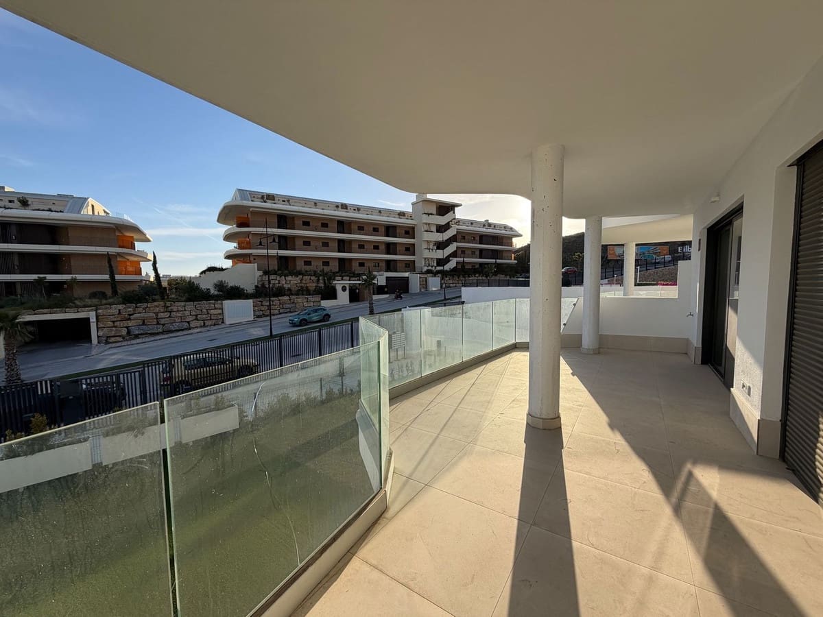 2 bedroom Apartment for sale in Fuengirola with pool garage - € 495,000 (Ref: 10081688)