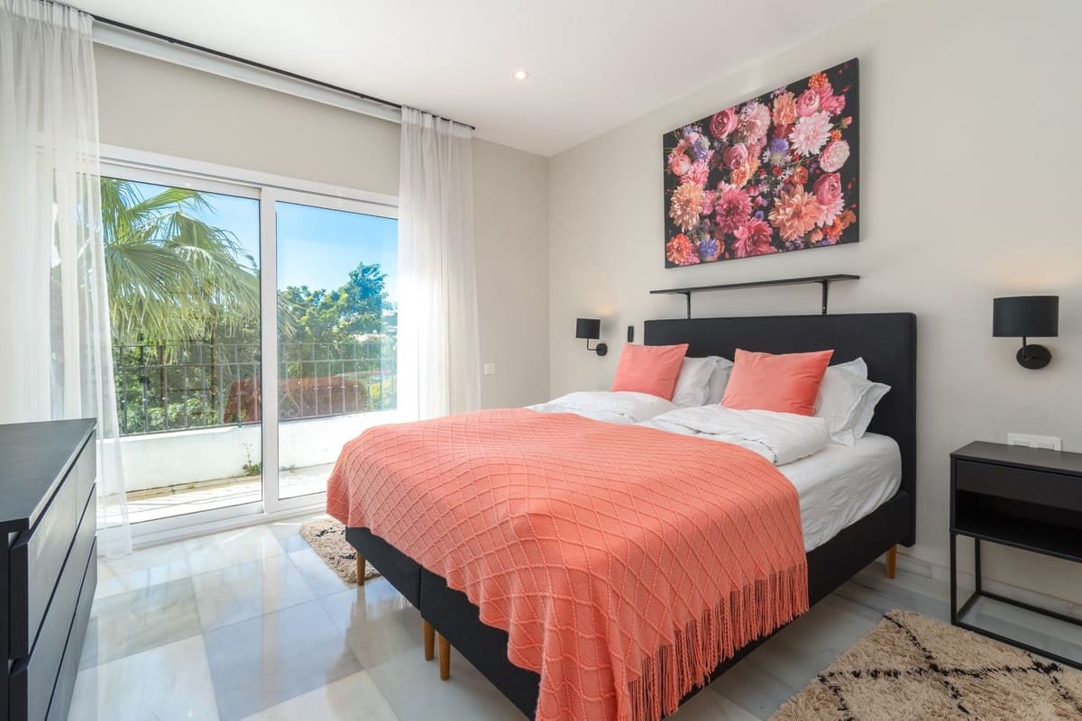 4 soveværelse Penthouse til salg i Puerto Banus med swimmingpool garage - € 2.650.000 (Ref: 10093667)