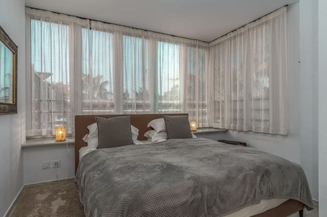 4 soveværelse Penthouse til salg i Puerto Banus, Marbella med swimmingpool garage - € 2.650.000 (Ref: 10093667)