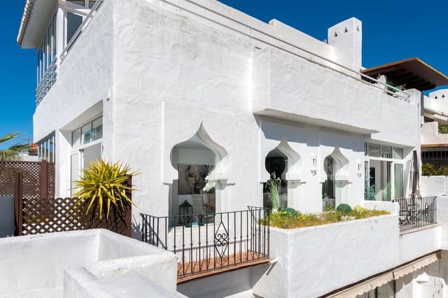 4 soveværelse Penthouse til salg i Puerto Banus, Marbella med swimmingpool garage - € 2.650.000 (Ref: 10093667)