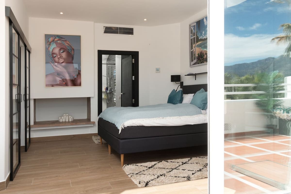 4 soveværelse Penthouse til salg i Puerto Banus med swimmingpool garage - € 2.650.000 (Ref: 10093667)