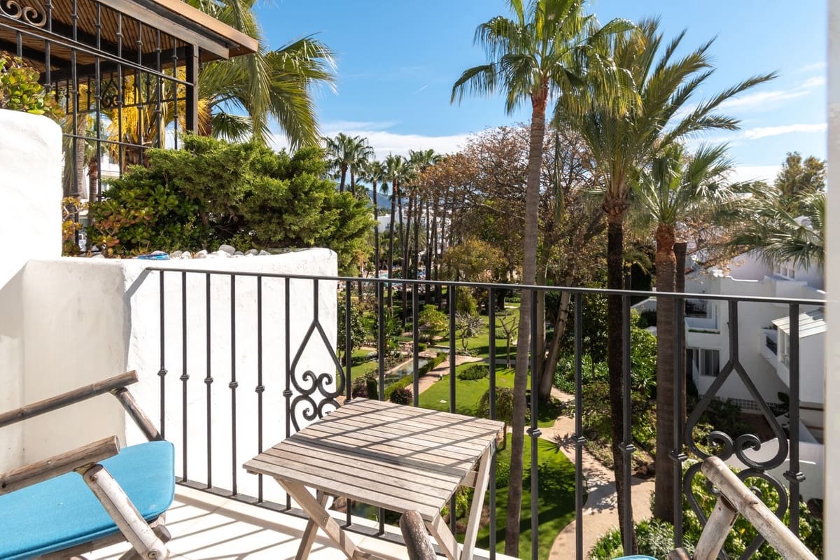 4 soveværelse Penthouse til salg i Puerto Banus med swimmingpool garage - € 2.650.000 (Ref: 10093667)