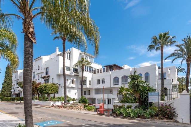 4 soveværelse Penthouse til salg i Puerto Banus, Marbella med swimmingpool garage - € 2.650.000 (Ref: 10093667)