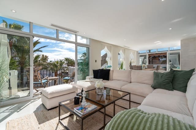 4 soveværelse Penthouse til salg i Puerto Banus, Marbella med swimmingpool garage - € 2.650.000 (Ref: 10093667)