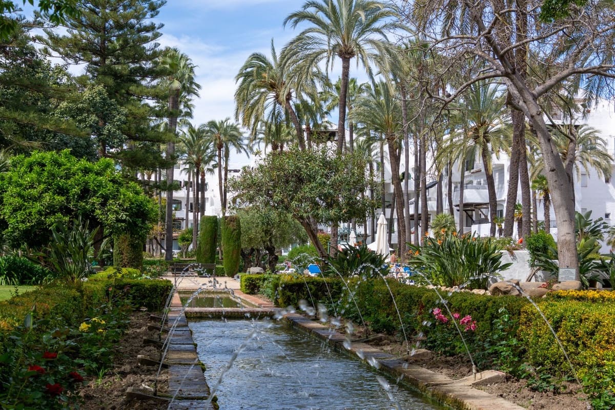 4 soveværelse Penthouse til salg i Puerto Banus med swimmingpool garage - € 2.650.000 (Ref: 10093667)