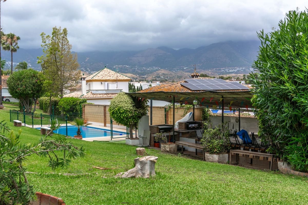 4 bedroom Terraced Villa for sale in Mijas Costa with pool garage - € 525,000 (Ref: 10098604)