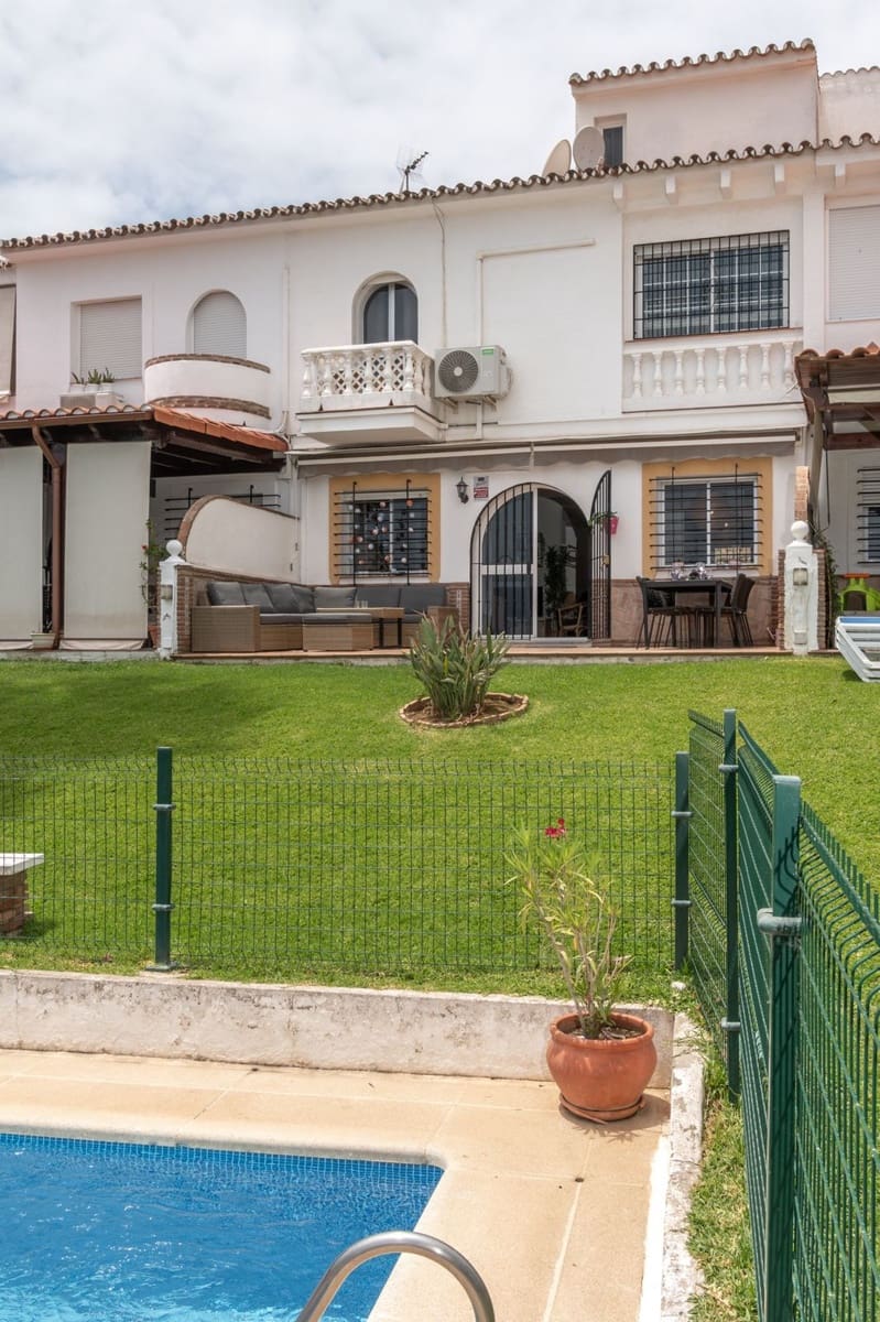 4 bedroom Terraced Villa for sale in Mijas Costa with pool garage - € 525,000 (Ref: 10098604)