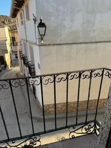 6 makuuhuone Majatalo/aamiaismajoitus myytävänä paikassa Barajas de Melo - 279 000 € (Ref: 8989760)