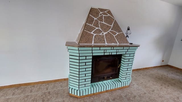 6 soveværelse Finca/Landehus til salg i Irixoa med garage - € 299.900 (Ref: 8986376)