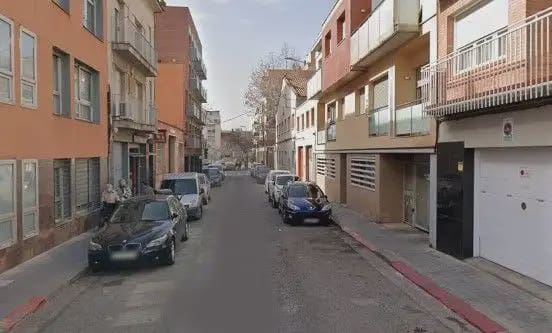 Piso de 3 habitaciones en Sabadell en venta - 115.000 € (Ref: 9809077)