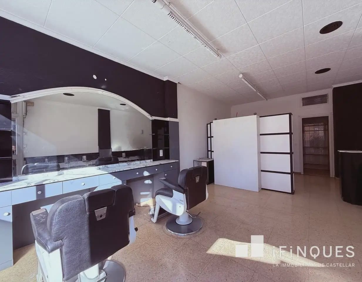 Commercial for sale in Castellar del Valles - € 62,000 (Ref: 9809079)