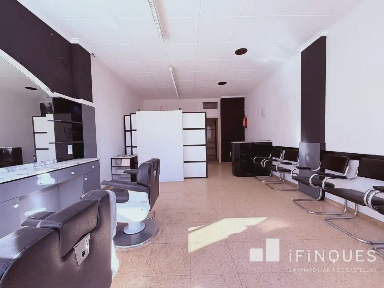 Commercial for sale in Castellar del Valles - € 62,000 (Ref: 9809079)