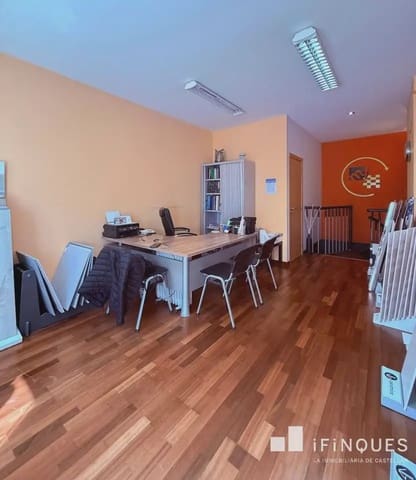 Commerciale da affittare in Castellar del Vallès con garage - 599 € (Rif: 9809080)