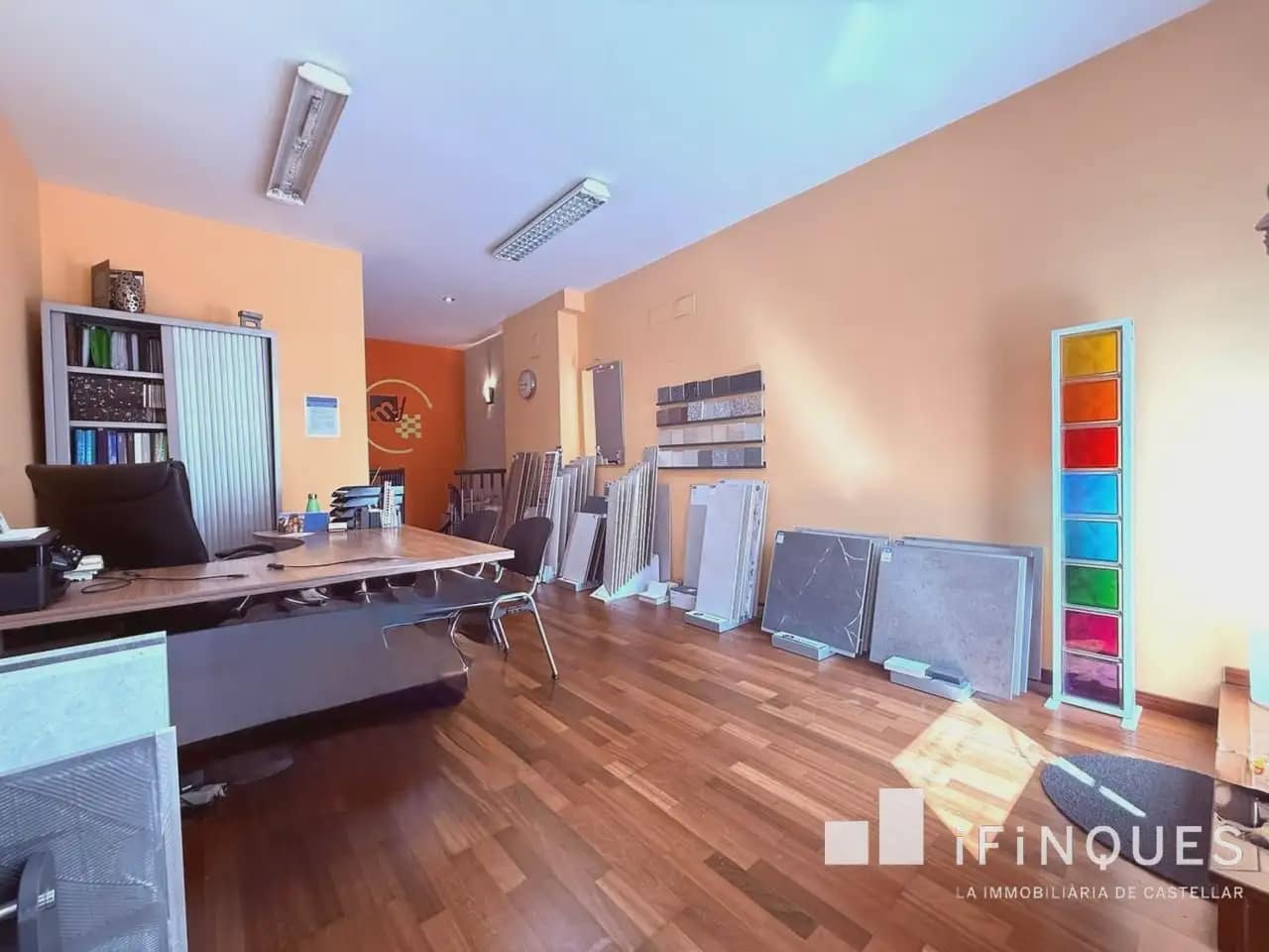 Commerciale da affittare in Castellar del Valles con garage - 599 € (Rif: 9809080)