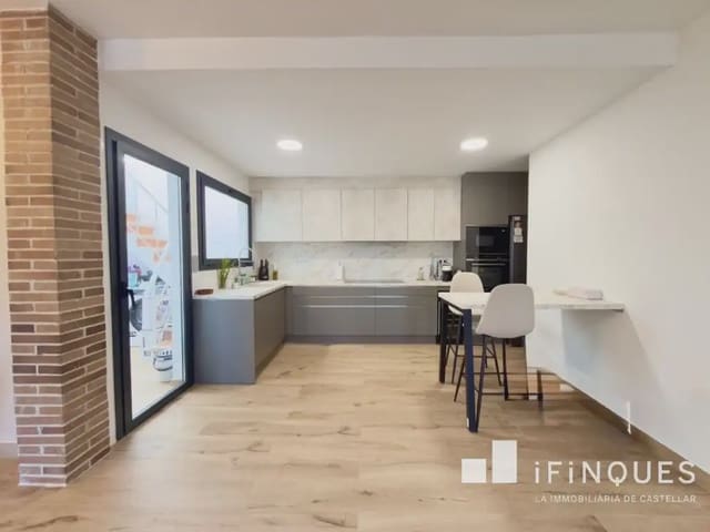 4 makuuhuone Asunto myytävänä paikassa Castellar del Vallès - 369 000 € (Ref: 9809081)