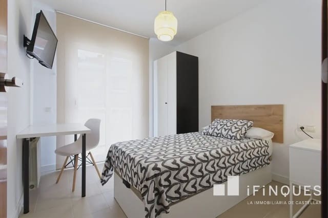 4 bedroom Apartment for rent in Rubí - € 1,590 (Ref: 9809083)