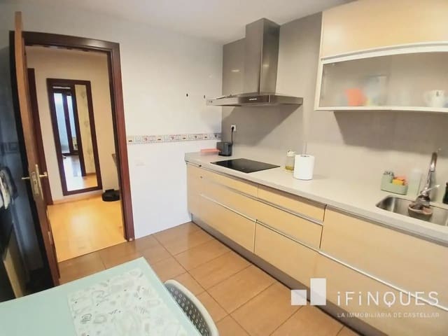 3 sovrum Lägenhet till salu i Sabadell med garage - 338 000 € (Ref: 9809092)