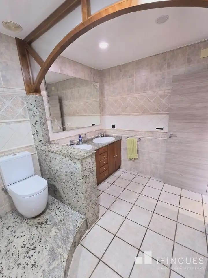 5 bedroom Villa for sale in Castellar del Valles with pool - € 680,000 (Ref: 9809095)