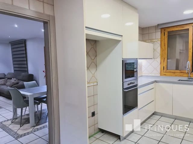 5 bedroom Villa for sale in Castellar del Vallès with pool - € 680,000 (Ref: 9809095)