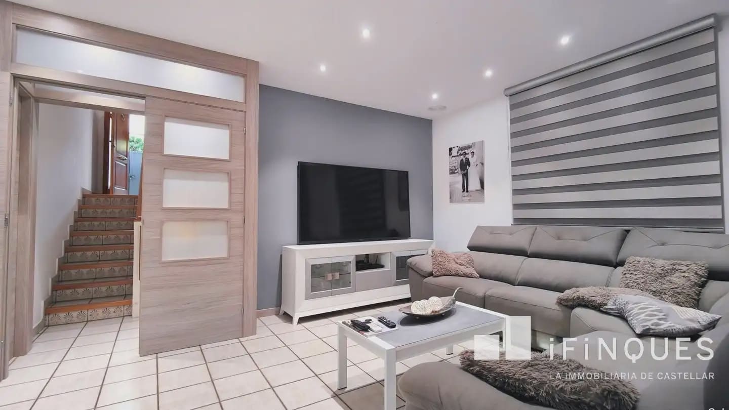 5 bedroom Villa for sale in Castellar del Valles with pool - € 680,000 (Ref: 9809095)