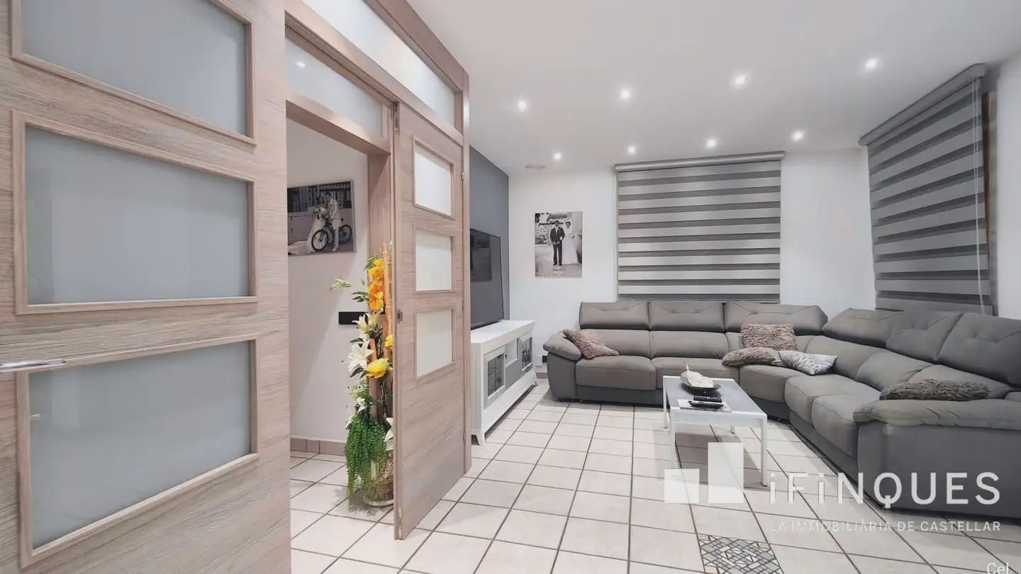 5 bedroom Villa for sale in Castellar del Valles with pool - € 680,000 (Ref: 9809095)