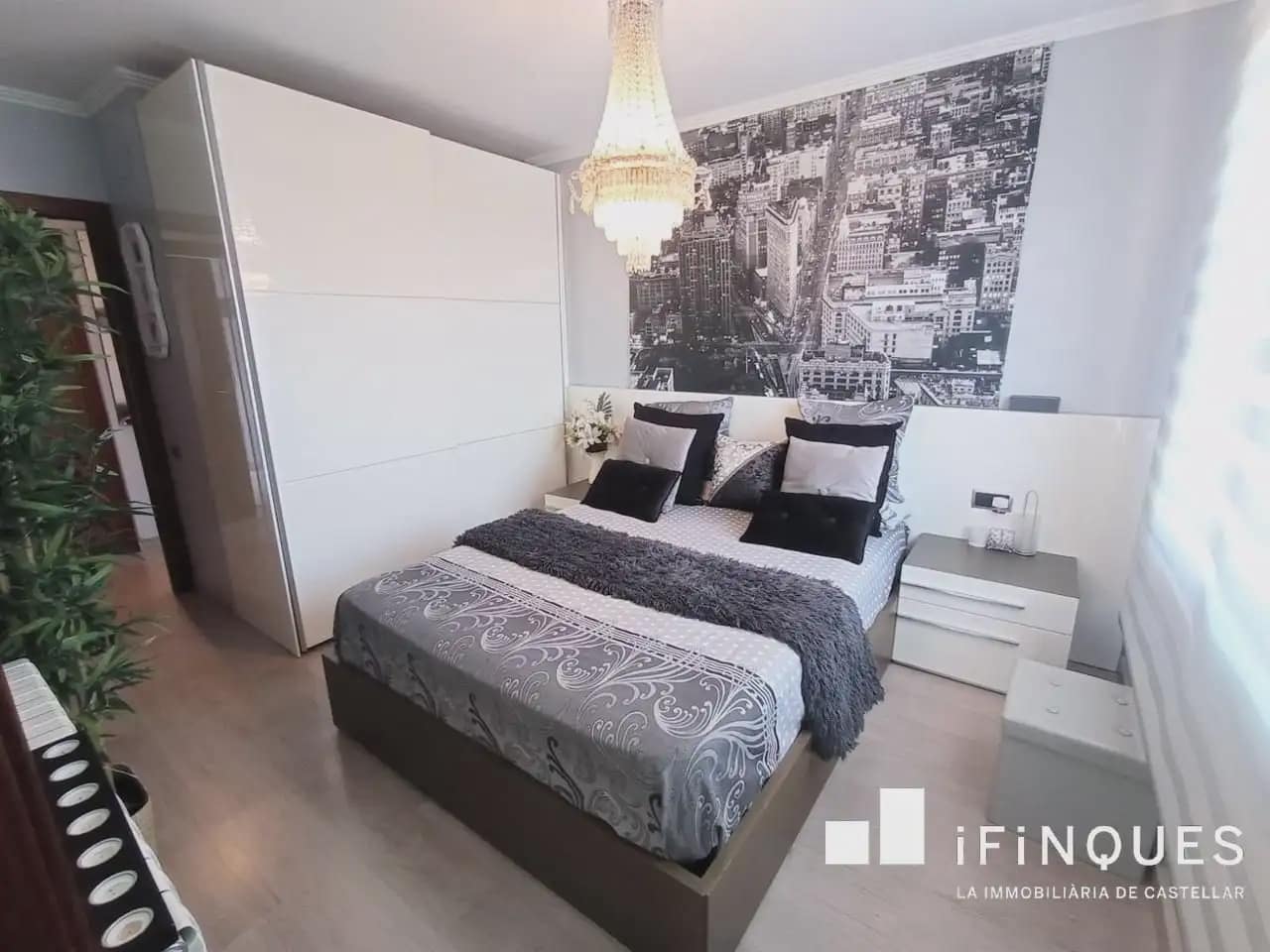3 bedroom Flat for sale in Sabadell with garage - € 345,000 (Ref: 9809100)