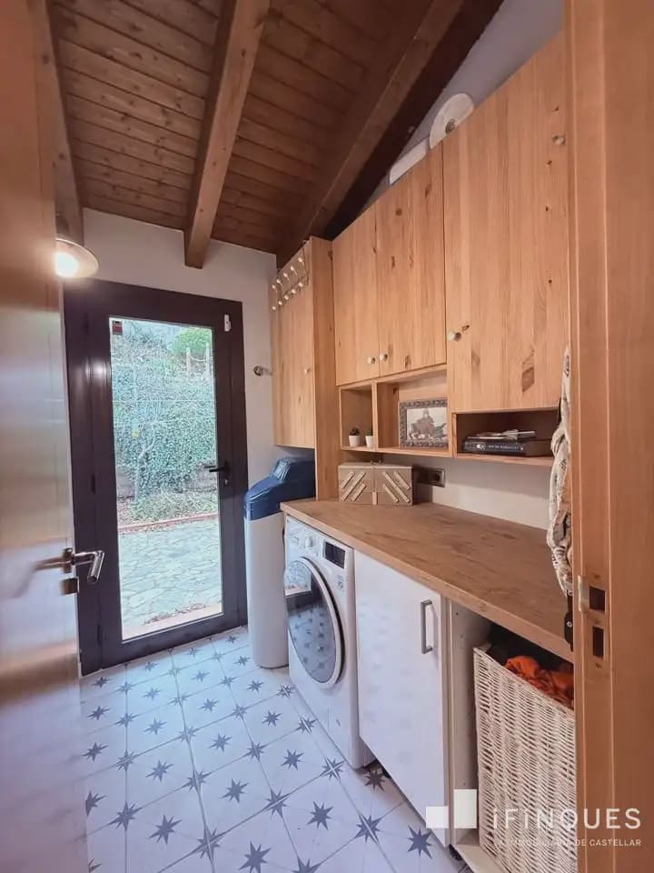 4 bedroom Villa for sale in Castellar del Valles with pool - € 558,000 (Ref: 9809111)