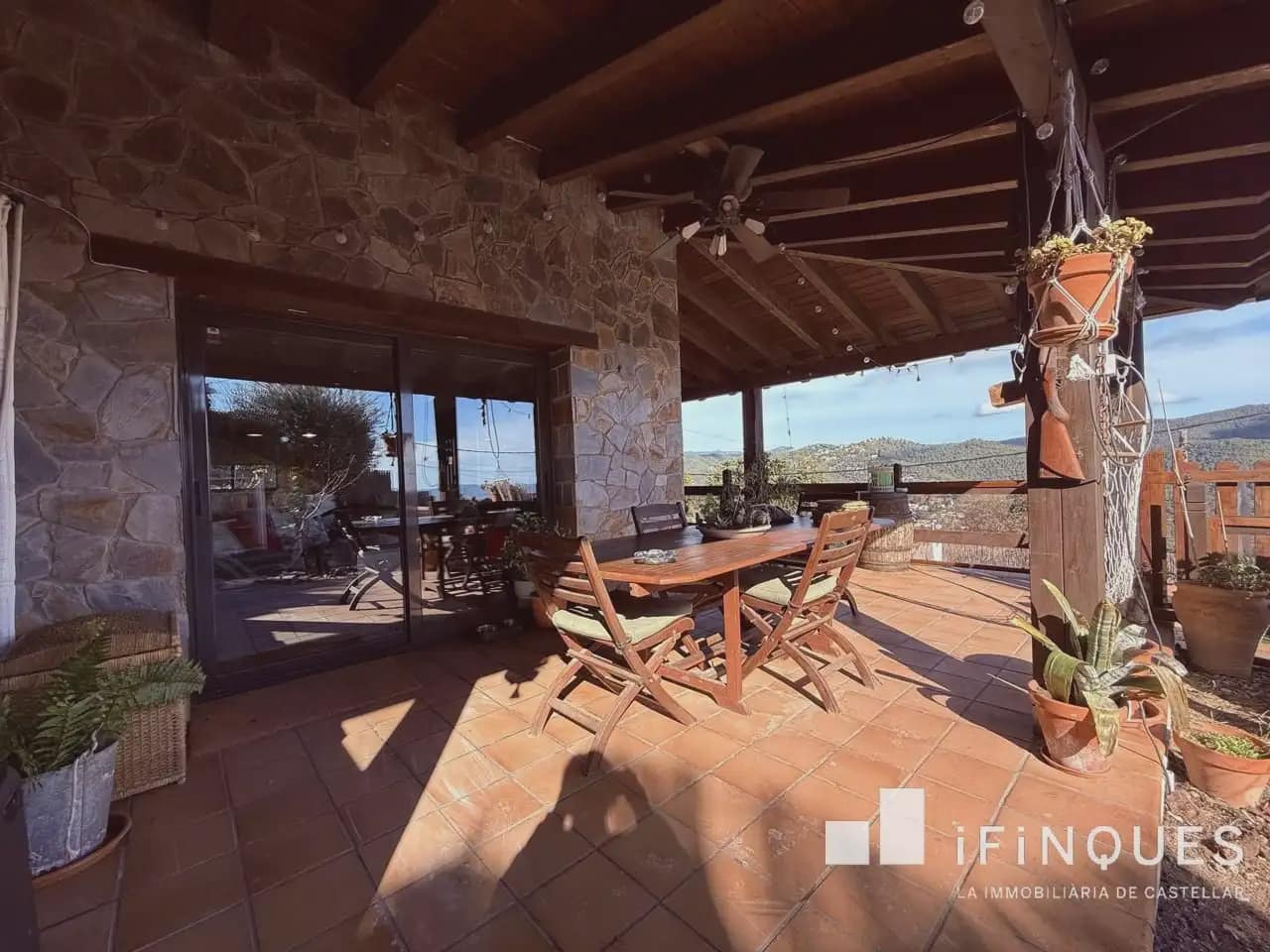 4 bedroom Villa for sale in Castellar del Valles with pool - € 558,000 (Ref: 9809111)