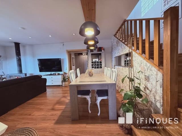 4 soverom Villa til salgs i Castellar del Vallès med svømmebasseng - € 558 000 (Ref: 9809111)