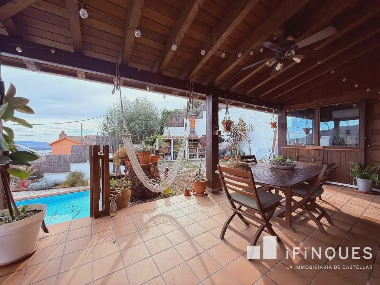4 bedroom Villa for sale in Castellar del Valles with pool - € 558,000 (Ref: 9809111)
