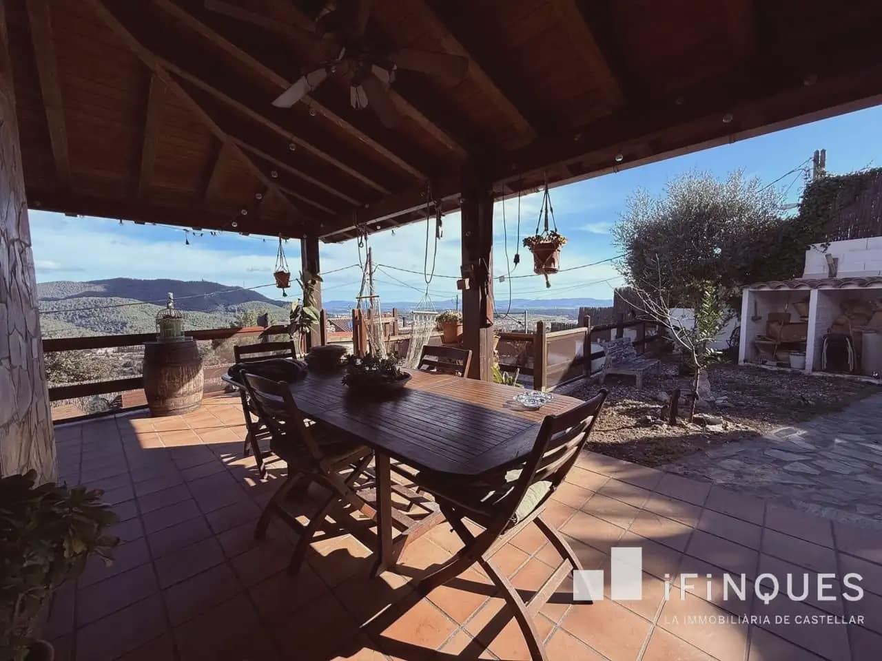 4 bedroom Villa for sale in Castellar del Valles with pool - € 558,000 (Ref: 9809111)