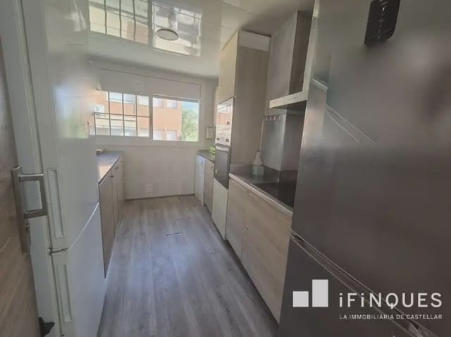 Casa de 4 habitaciones en Sabadell en venta - 360.000 € (Ref: 9814697)