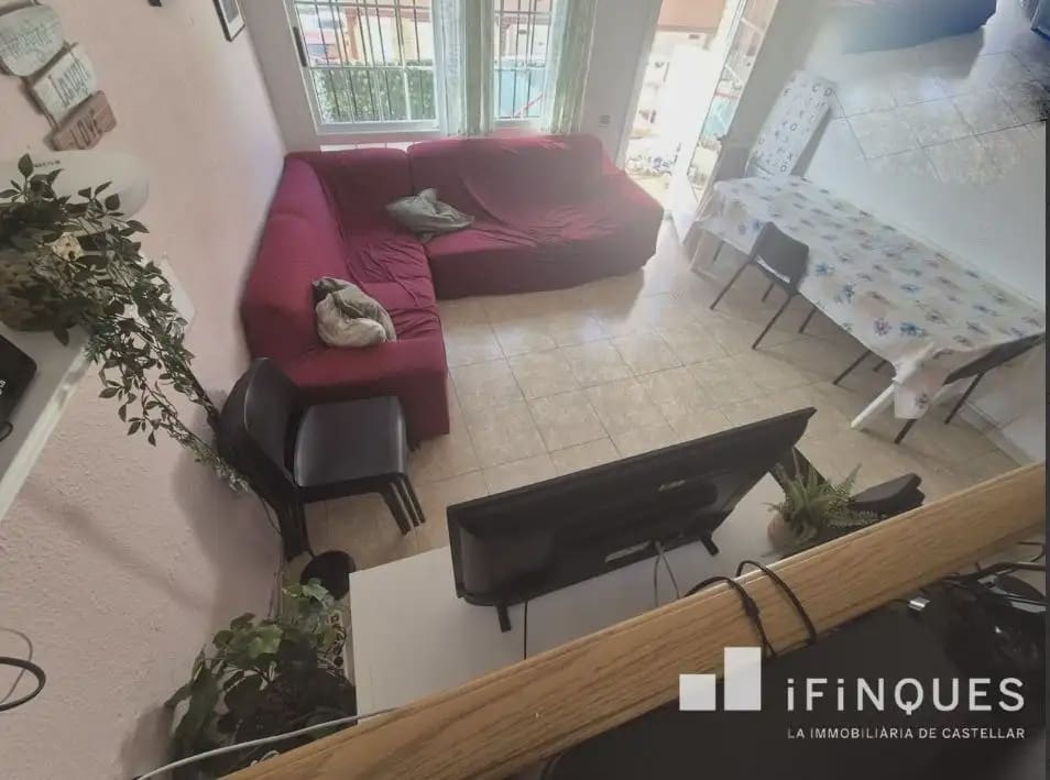 Casa de 4 habitaciones en Sabadell en venta - 360.000 € (Ref: 9814697)