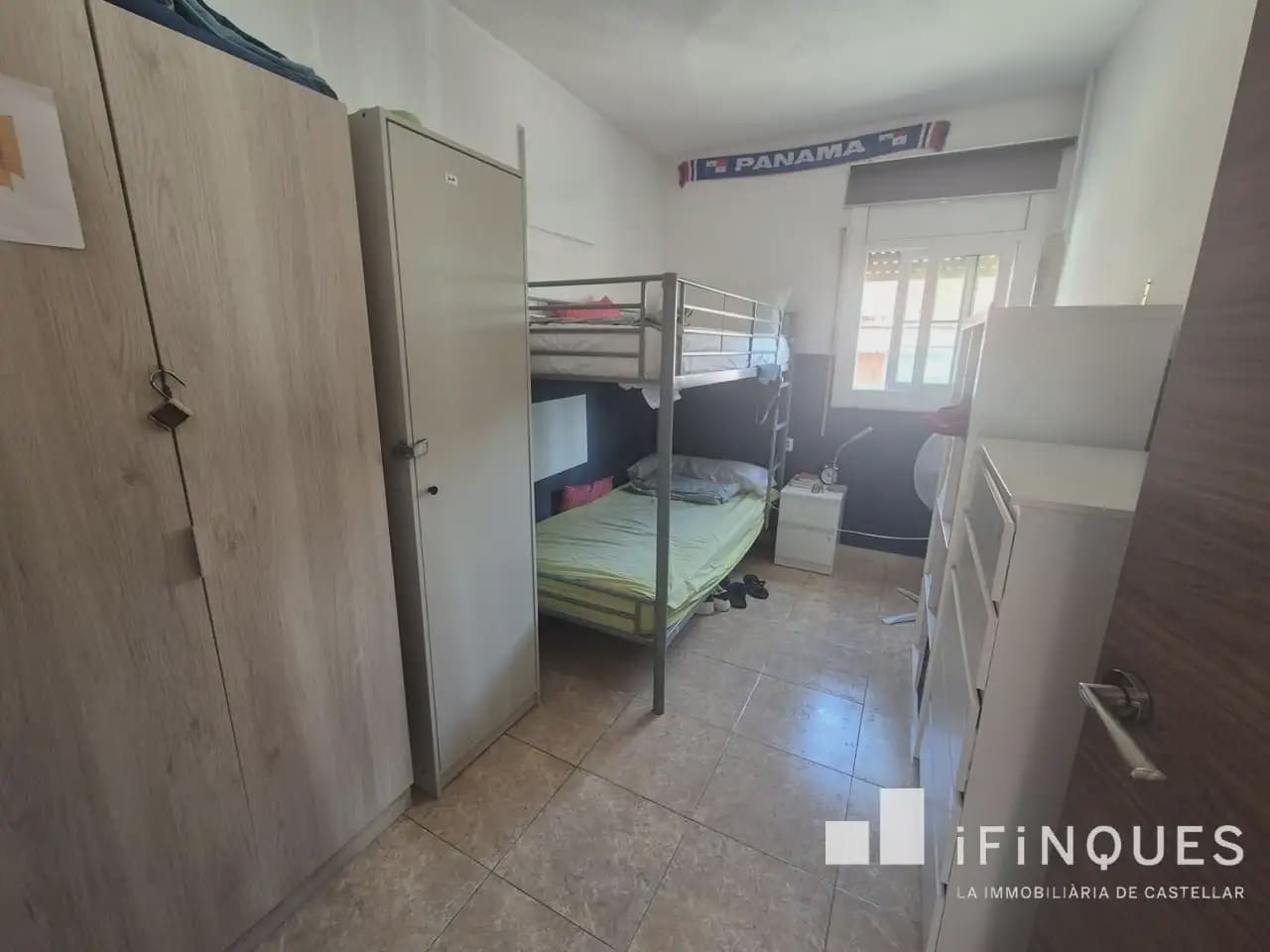 Casa de 4 habitaciones en Sabadell en venta - 360.000 € (Ref: 9814697)